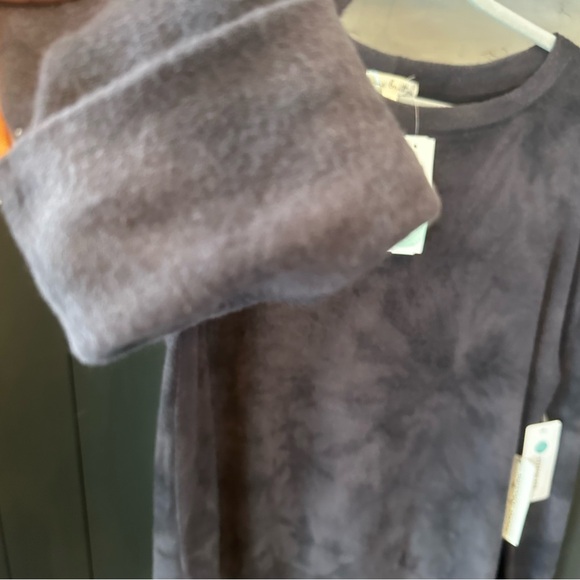 NEW Nine Britton Super Soft Black Charcoal Crewneck Top size M - Picture 5 of 11